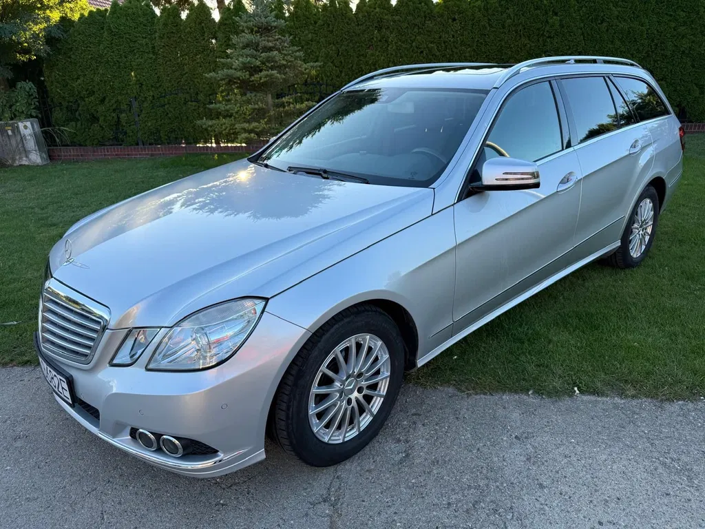 Zdjęcie: 2011 Mercedes-Benz E Klasa