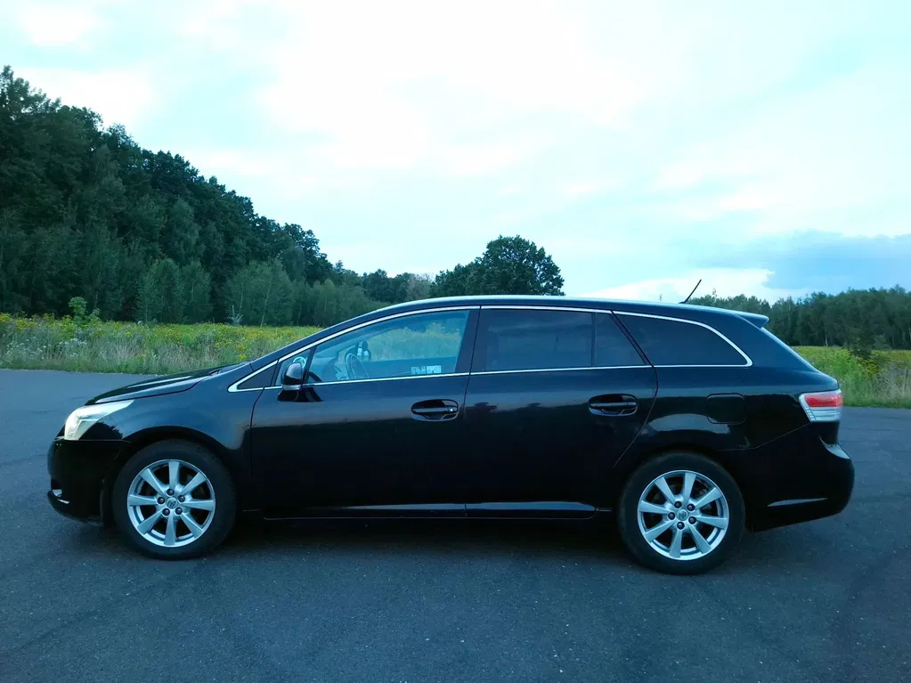 Zdjęcie: 2011 Toyota Avensis