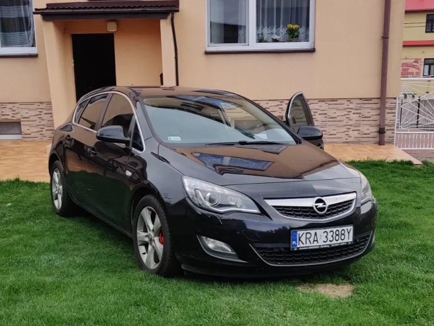 Zdjęcie: 2010 Opel Astra