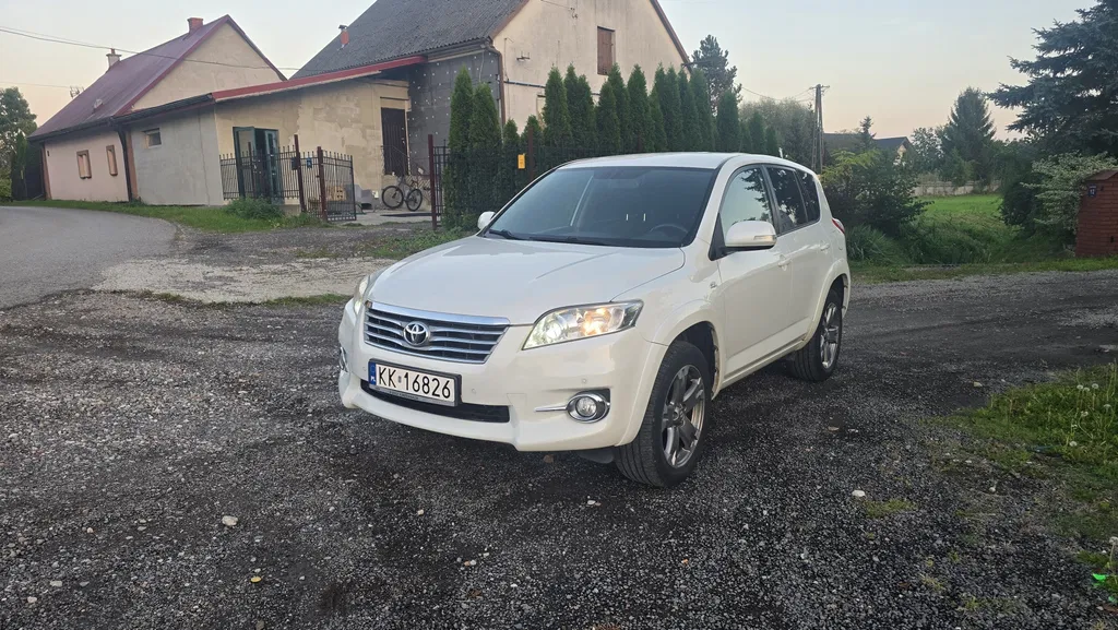 Zdjęcie: 2011 Toyota RAV-4