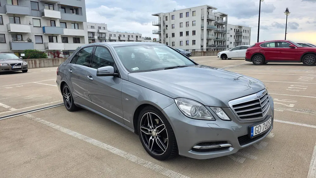 Zdjęcie: 2012 Mercedes-Benz E Klasa