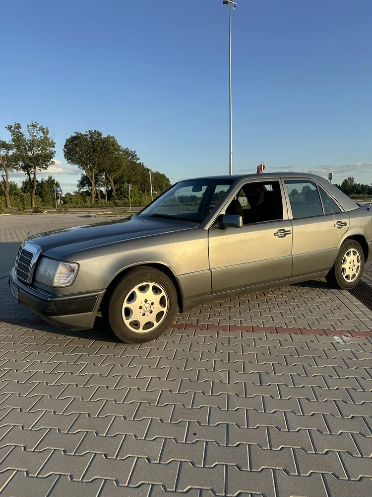 Zdjęcie: 1992 Mercedes-Benz W124