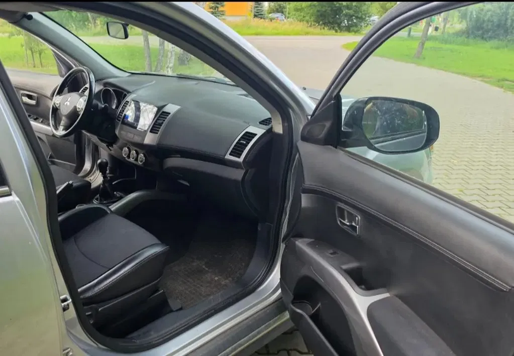 Zdjęcie: 2010 Mitsubishi Outlander