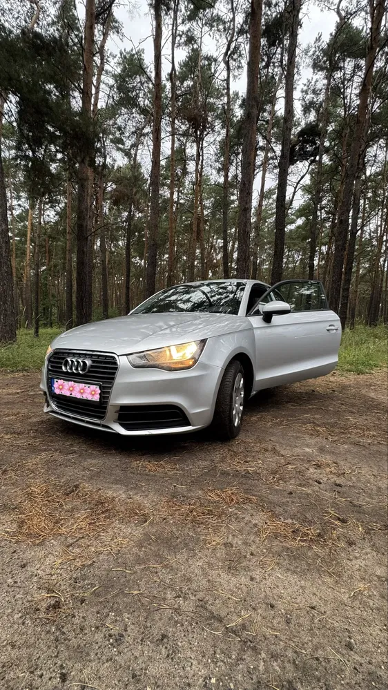Zdjęcie: 2011 Audi A1 3-drzwiowe