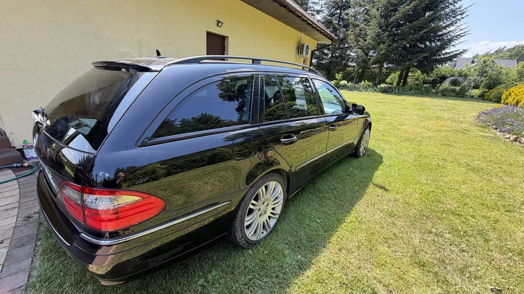 Zdjęcie: 2009 Mercedes-Benz E Klasa