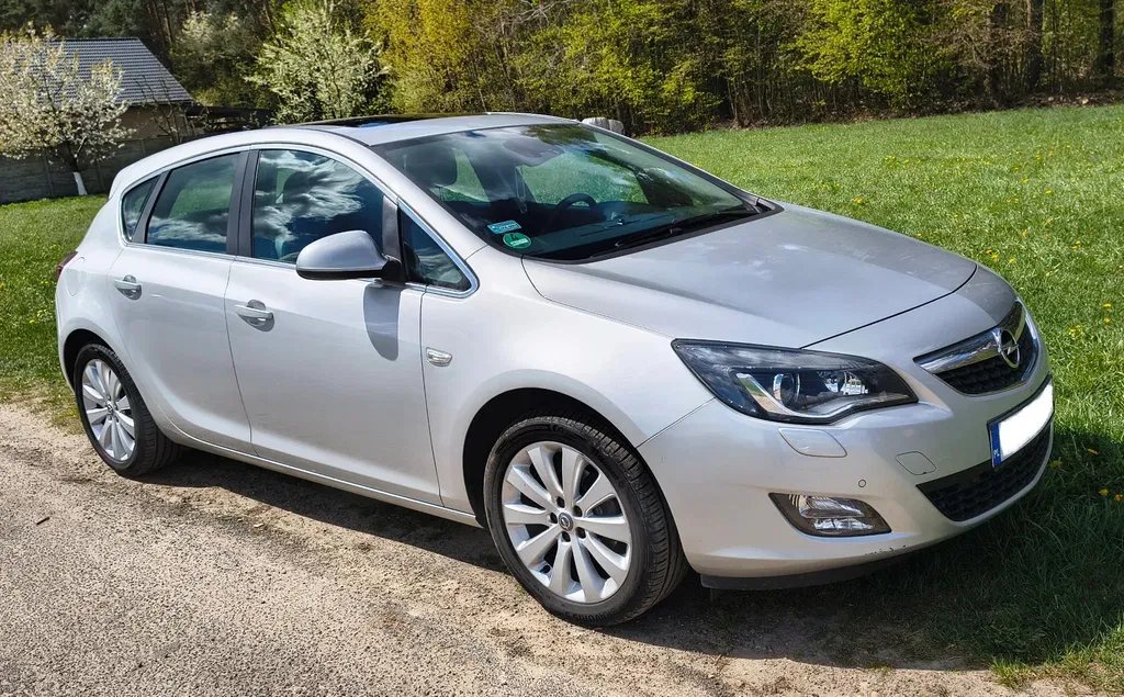 Zdjęcie: 2010 Opel Astra