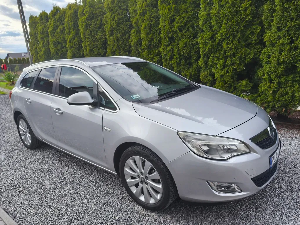 Zdjęcie: 2011 Opel Astra