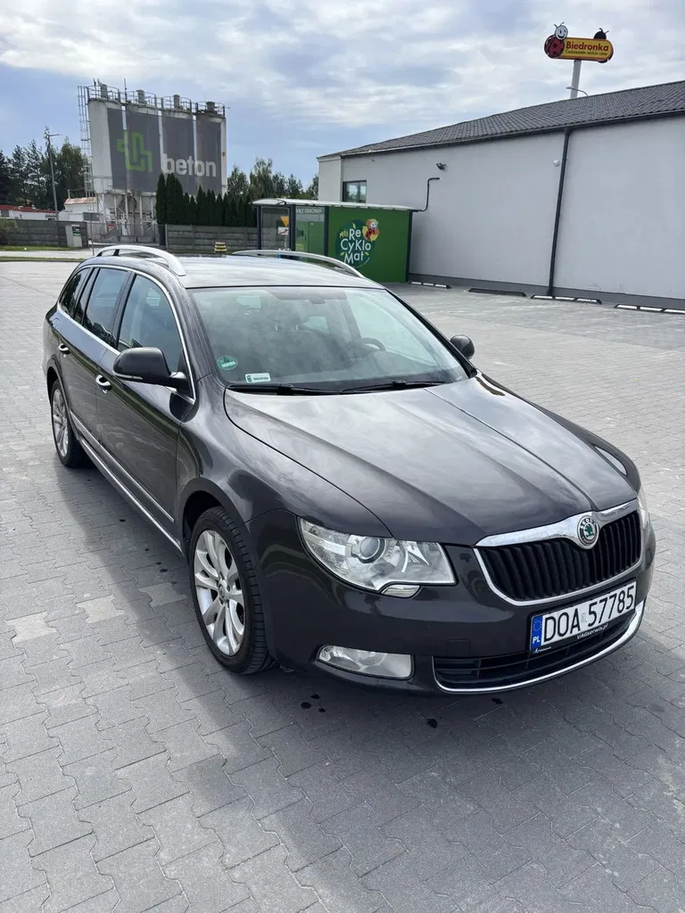 Zdjęcie: 2011 Skoda Superb