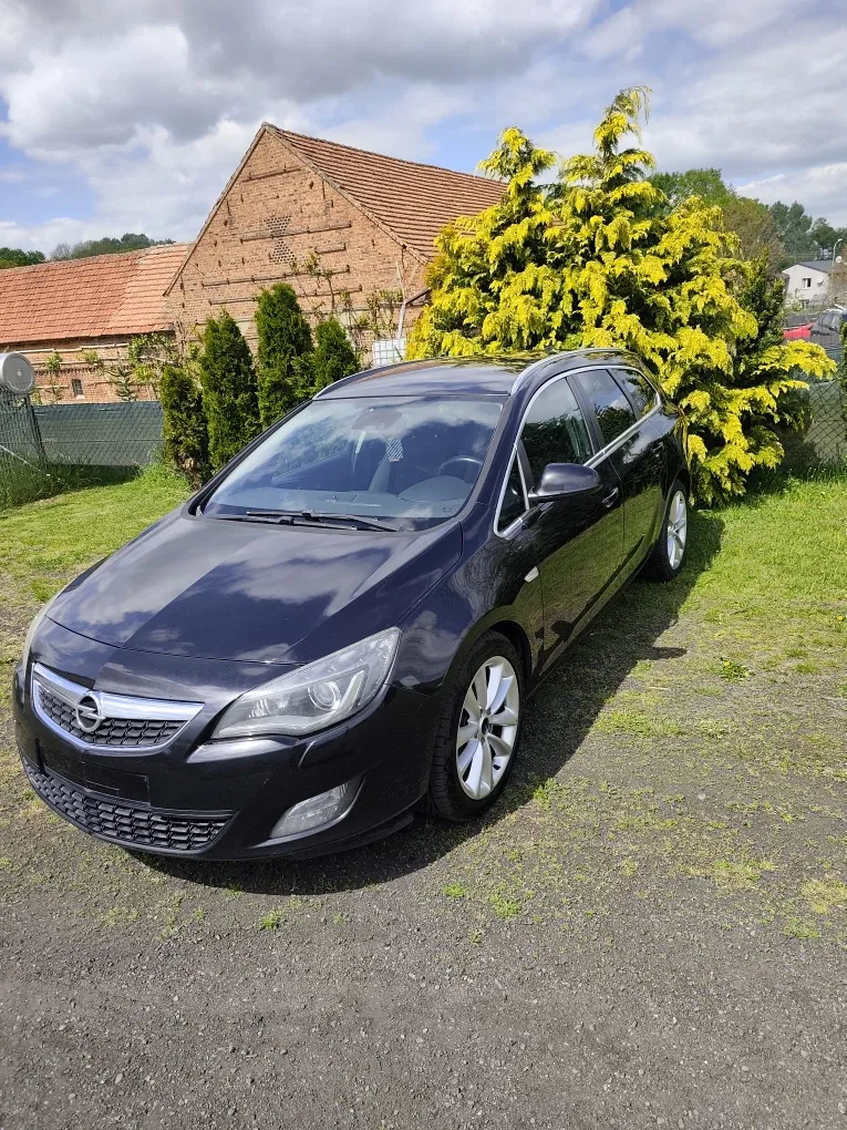 Zdjęcie: 2011 Opel Astra
