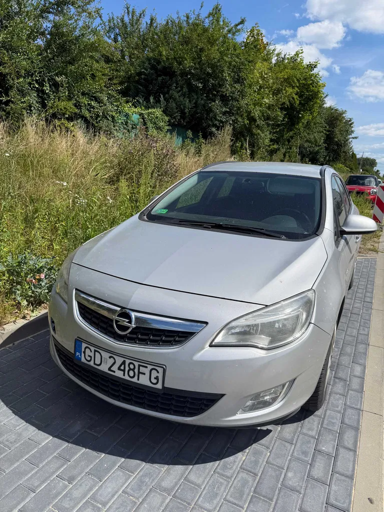 Zdjęcie: 2011 Opel Astra