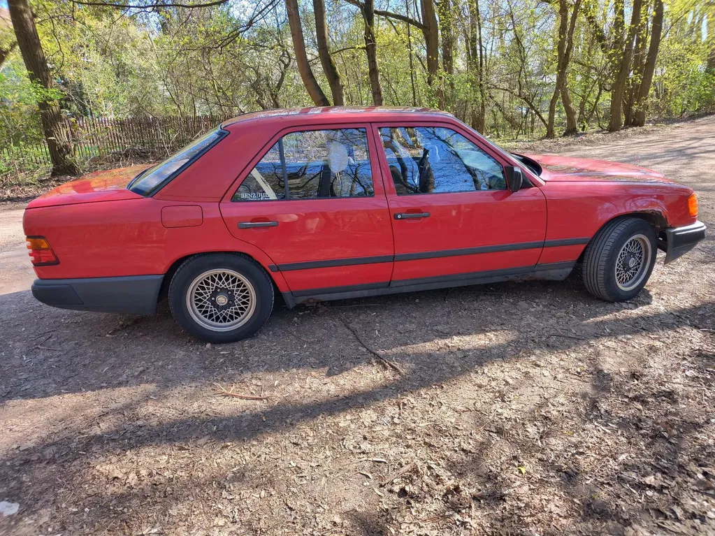Zdjęcie: 1989 Mercedes-Benz W124