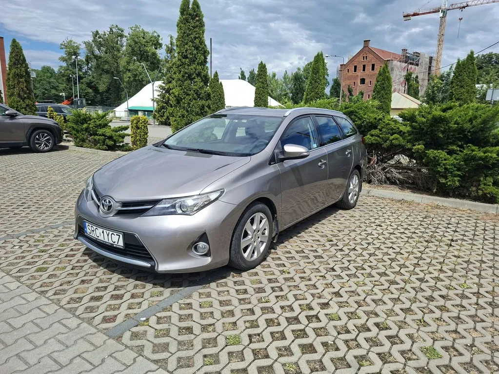 Zdjęcie: 2014 Toyota Auris