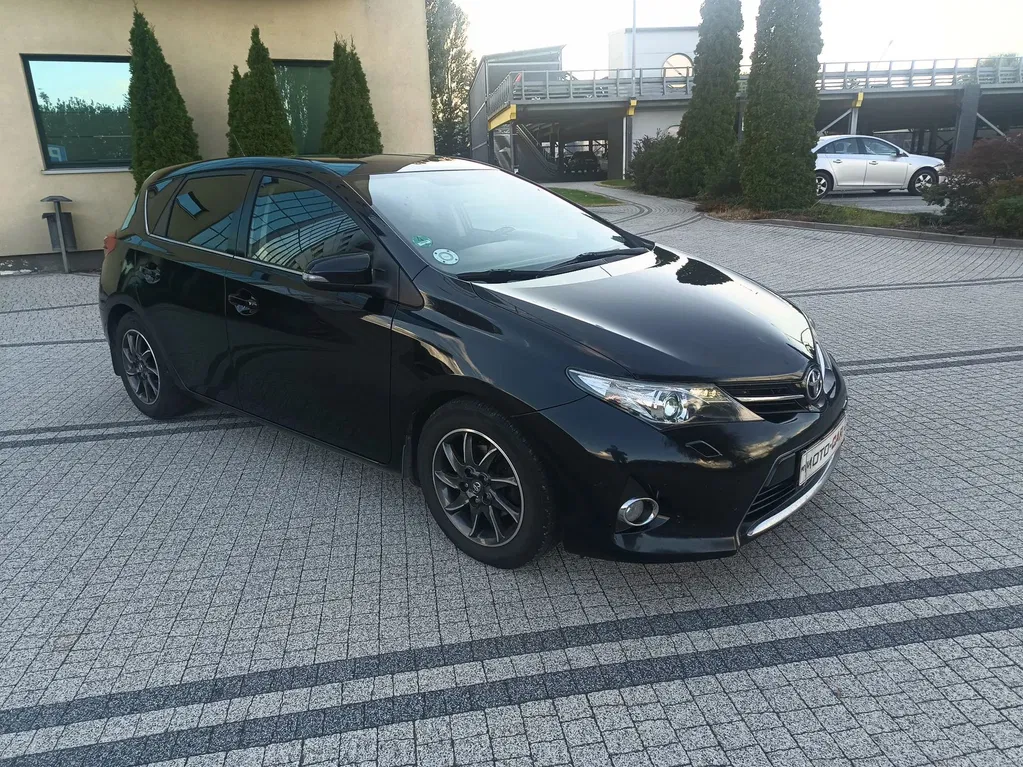 Zdjęcie: 2013 Toyota Auris