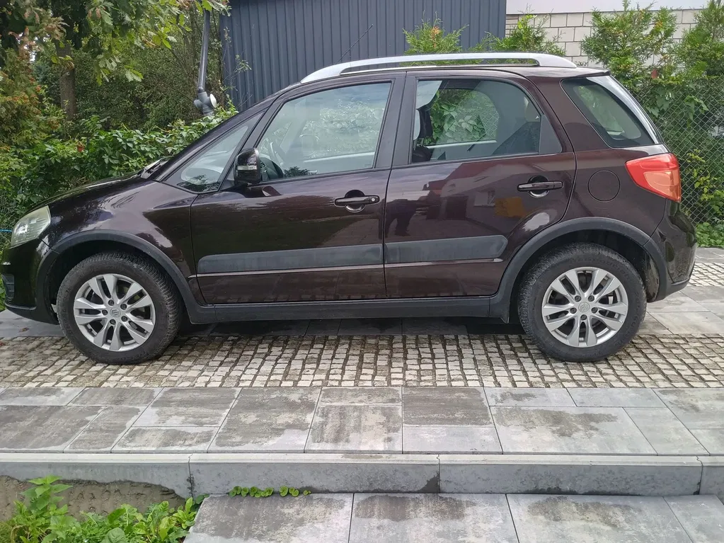 Zdjęcie: 2012 Suzuki SX4
