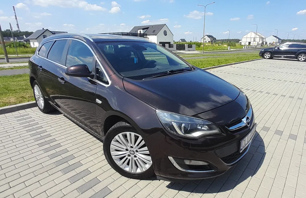 Zdjęcie: 2013 Opel Astra