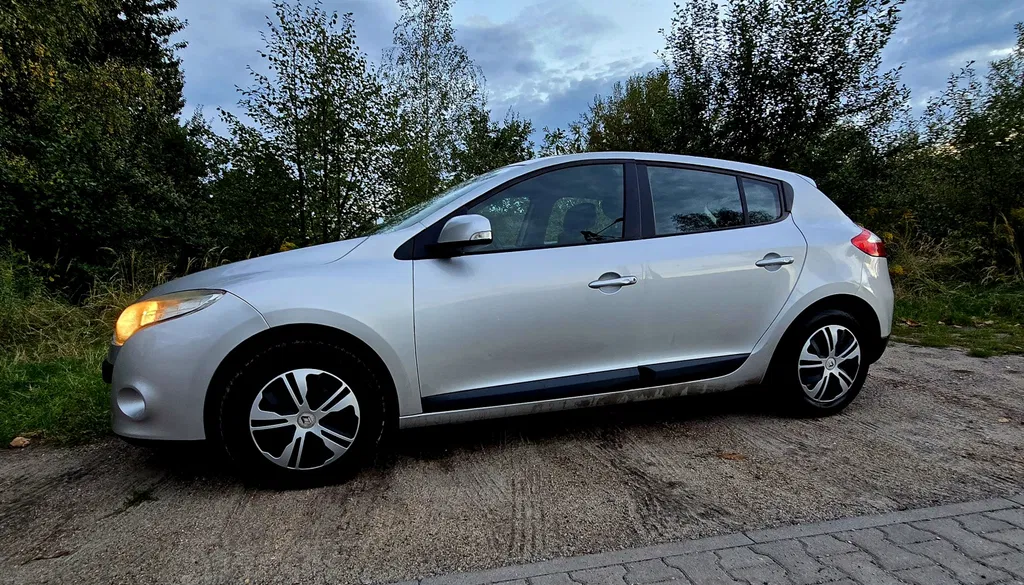 Zdjęcie: 2010 Renault Megane