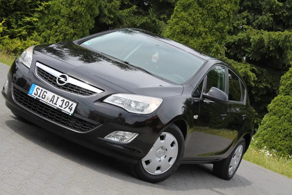 Zdjęcie: 2010 Opel Astra
