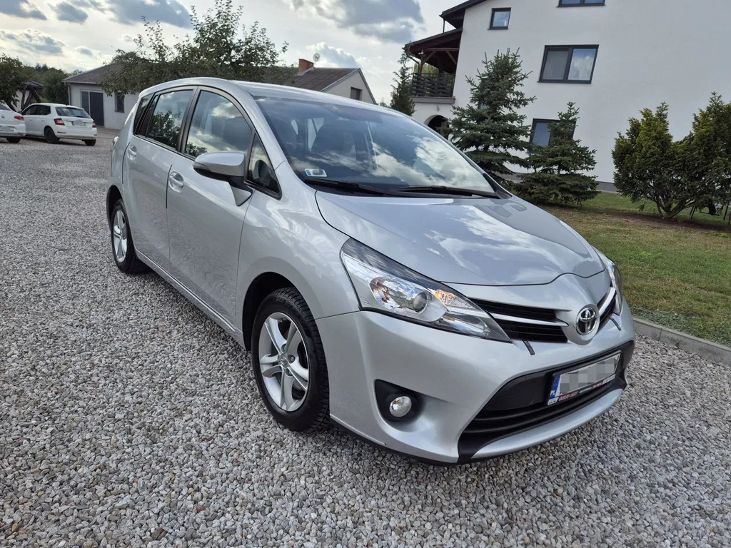 Zdjęcie: 2015 Toyota Verso