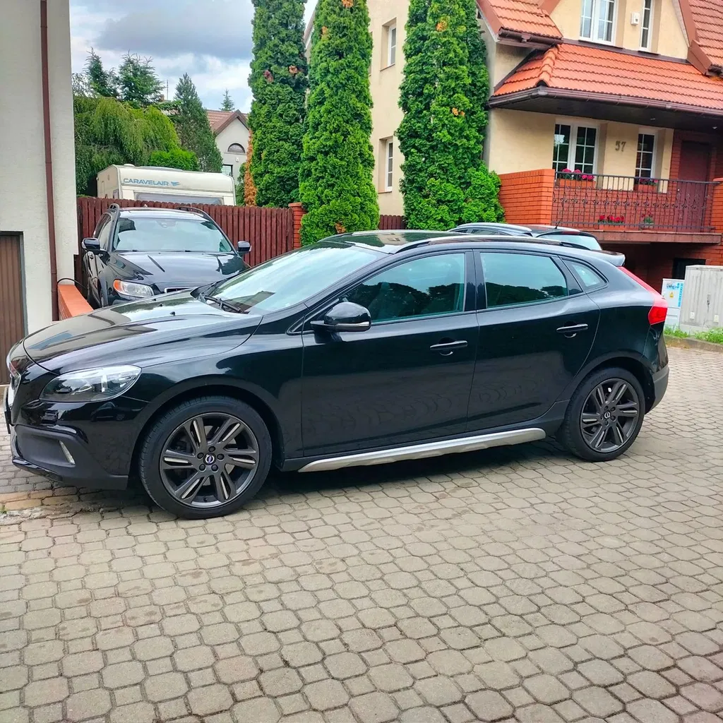 Zdjęcie: 2016 Volvo V40 Cross Country