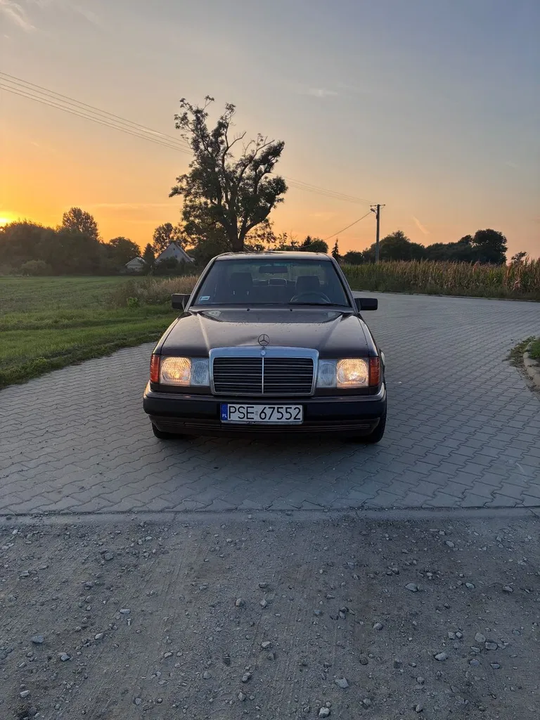 Zdjęcie: 1993 Mercedes-Benz W124