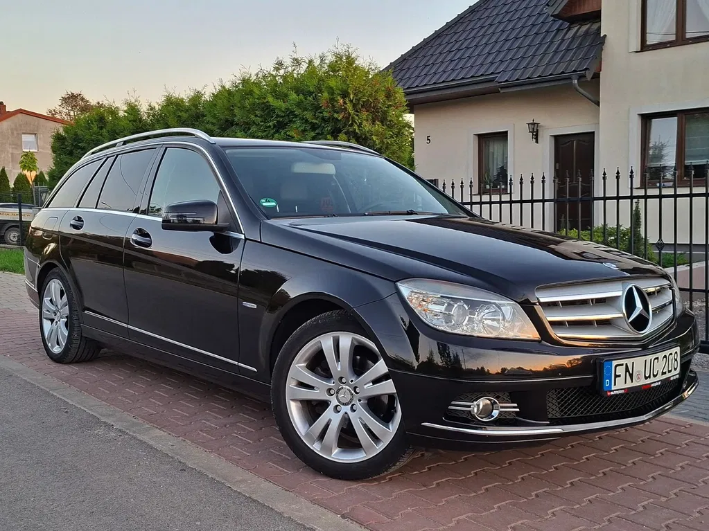 Zdjęcie: 2010 Mercedes-Benz C Klasa