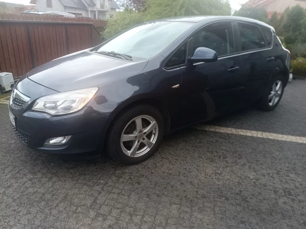 Zdjęcie: 2010 Opel Astra