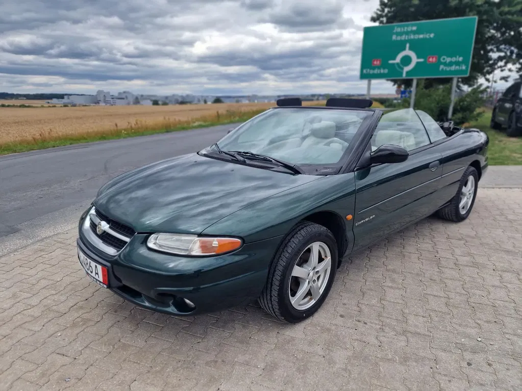 Zdjęcie: 1996 Chrysler Stratus