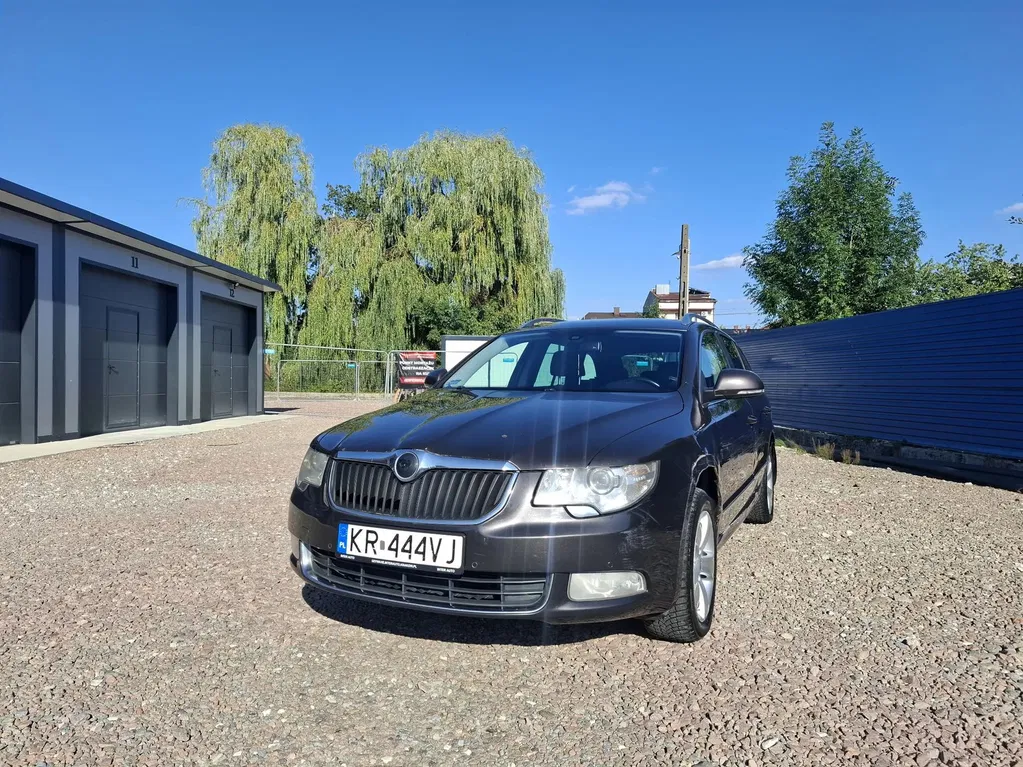 Zdjęcie: 2011 Skoda Superb
