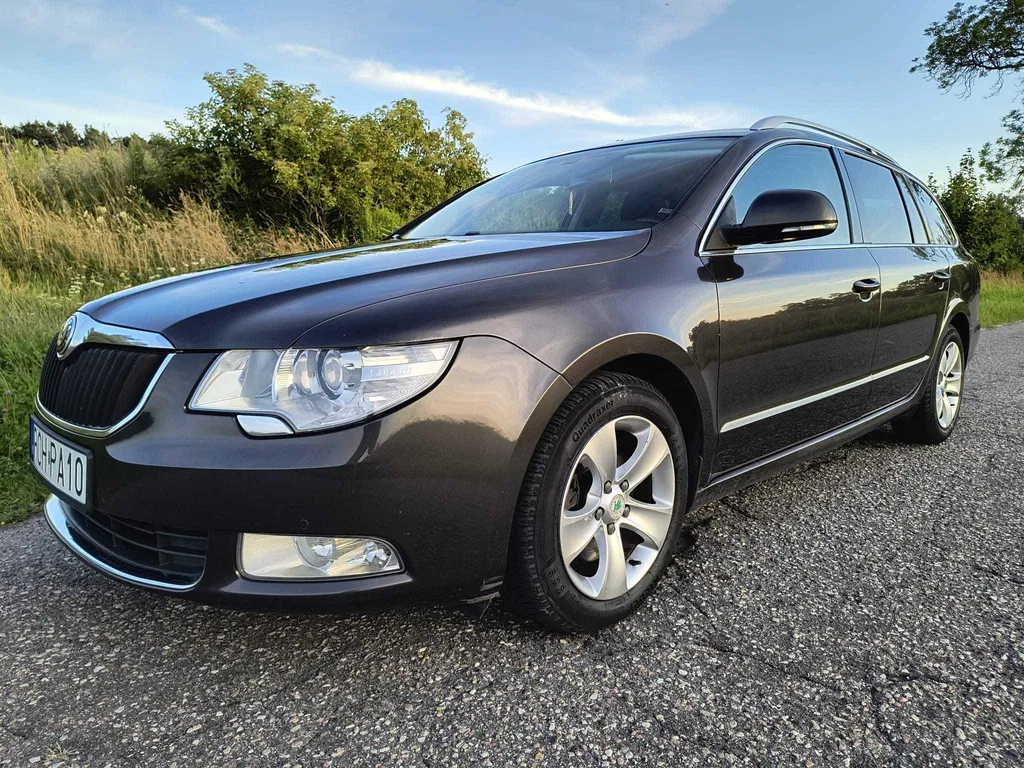Zdjęcie: 2011 Skoda Superb