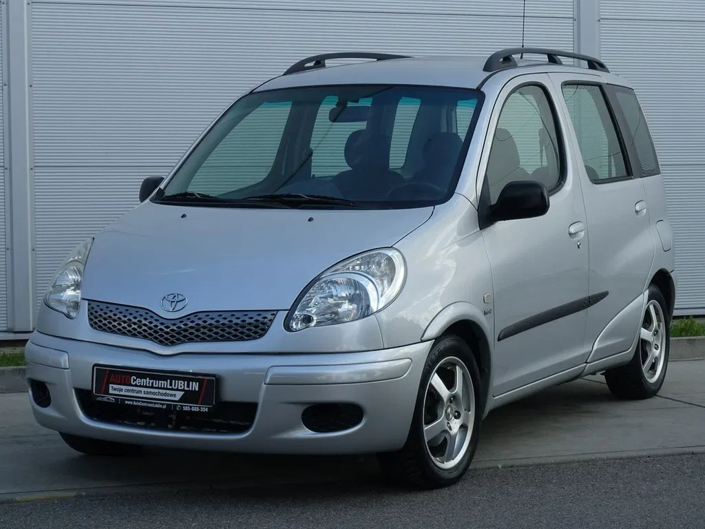 Zdjęcie: 2004 Toyota Yaris Verso