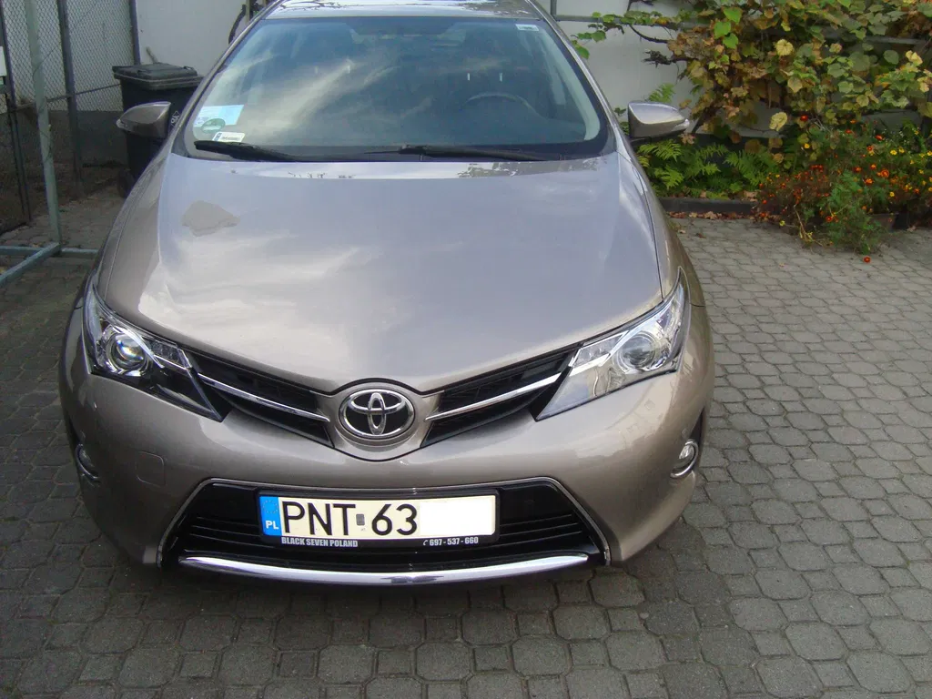 Zdjęcie: 2013 Toyota Auris
