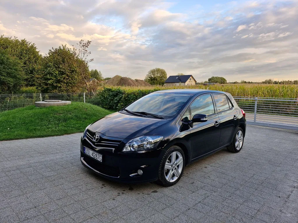 Zdjęcie: 2012 Toyota Auris