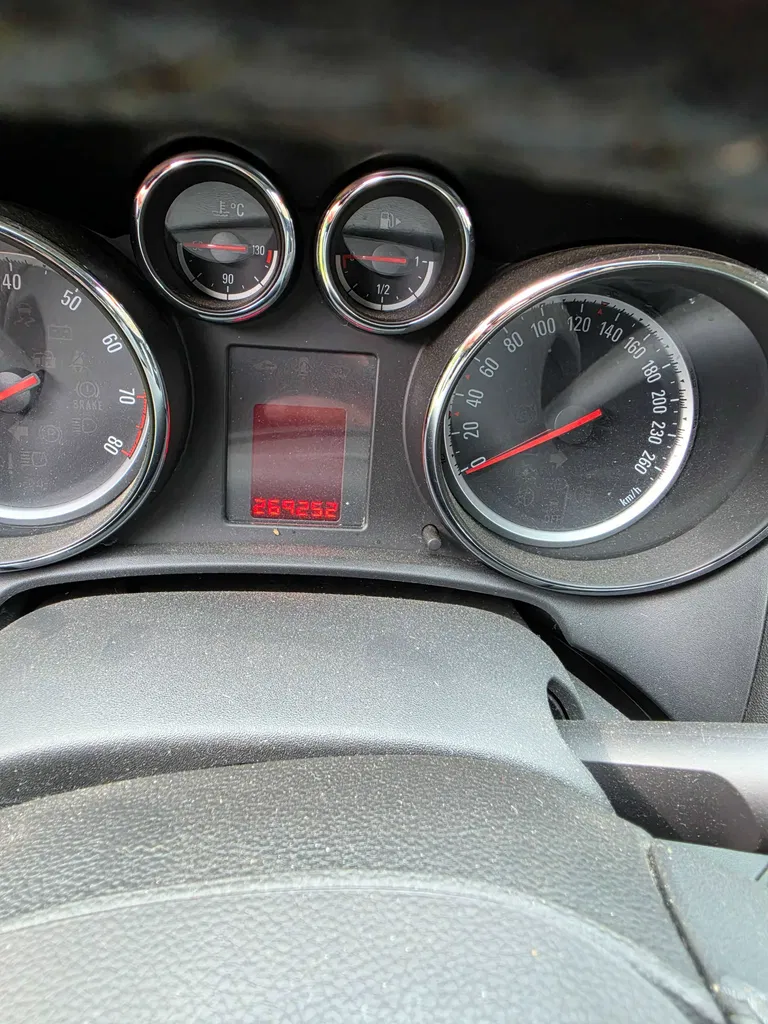 Zdjęcie: 2011 Opel Astra