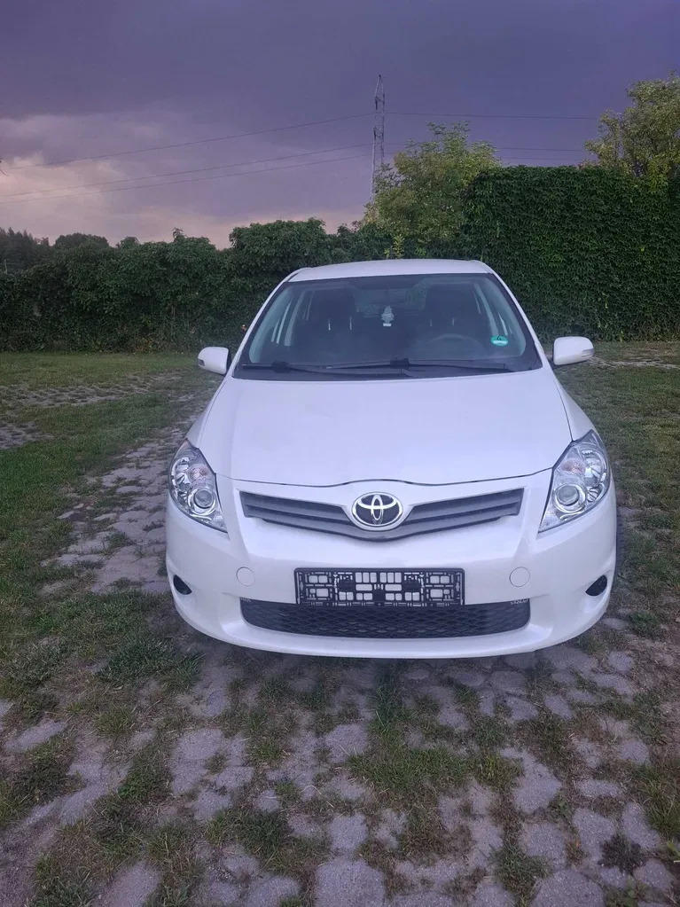 Zdjęcie: 2011 Toyota Auris