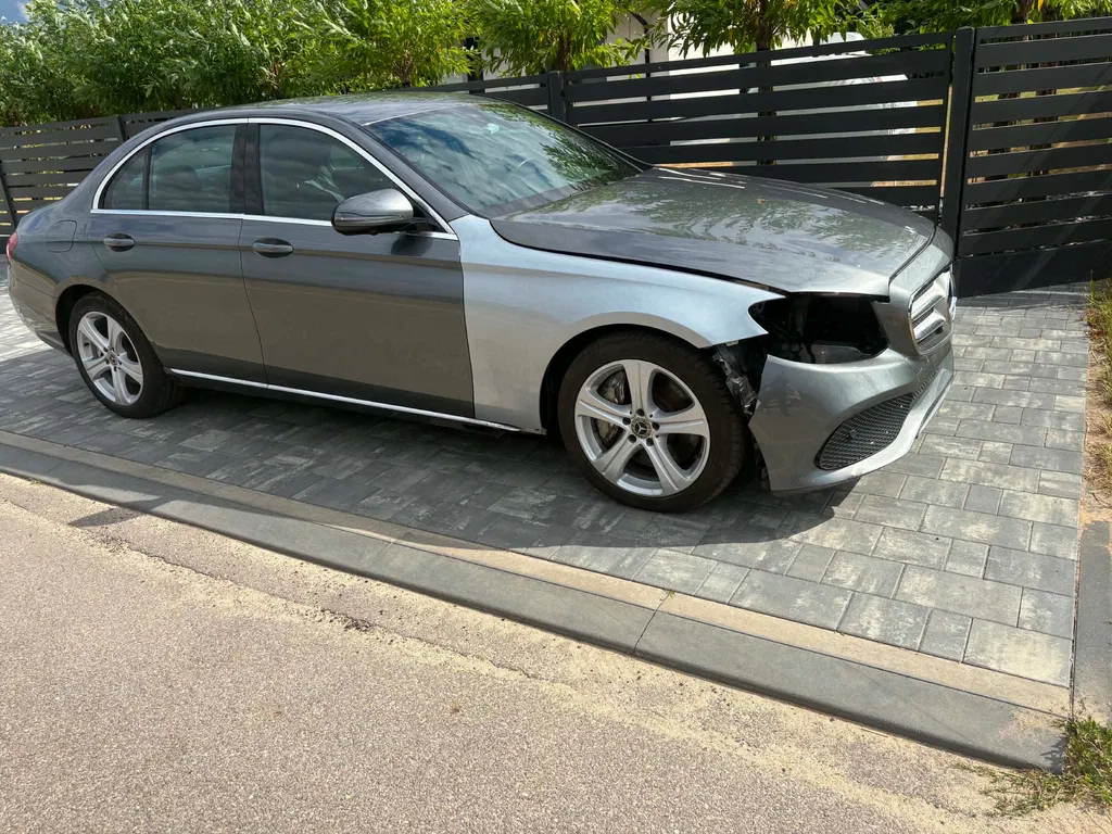 Zdjęcie: 2018 Mercedes-Benz E Klasa