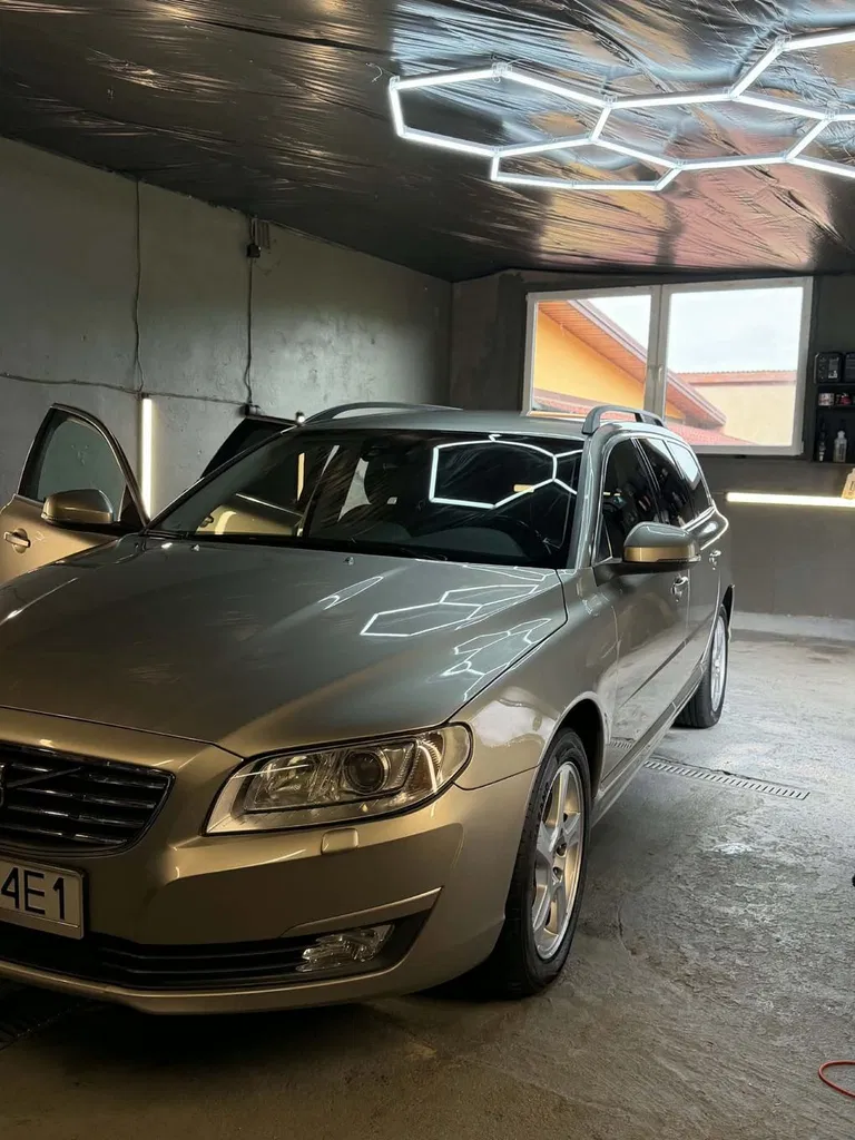 Zdjęcie: 2015 Volvo V70