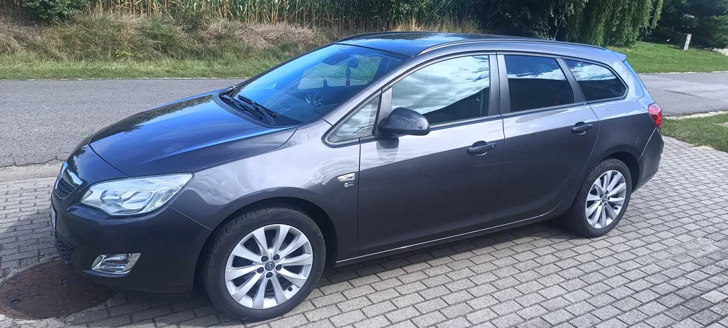 Zdjęcie: 2012 Opel Astra