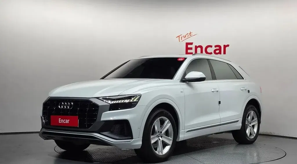 Zdjęcie: 2020 Audi Q8
