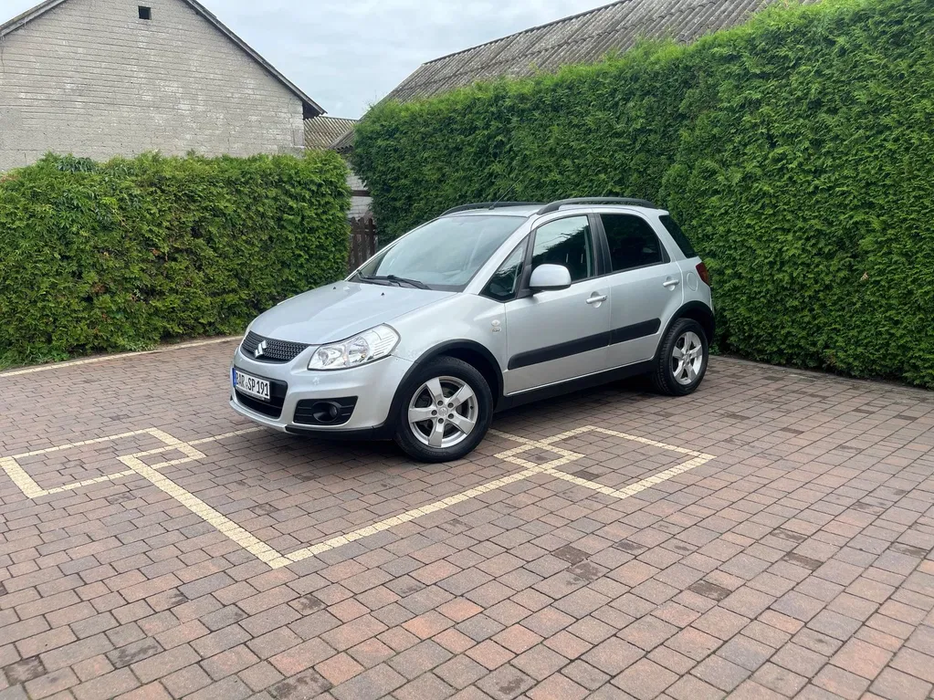 Zdjęcie: 2011 Suzuki SX4