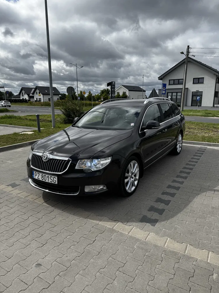 Zdjęcie: 2011 Skoda Superb