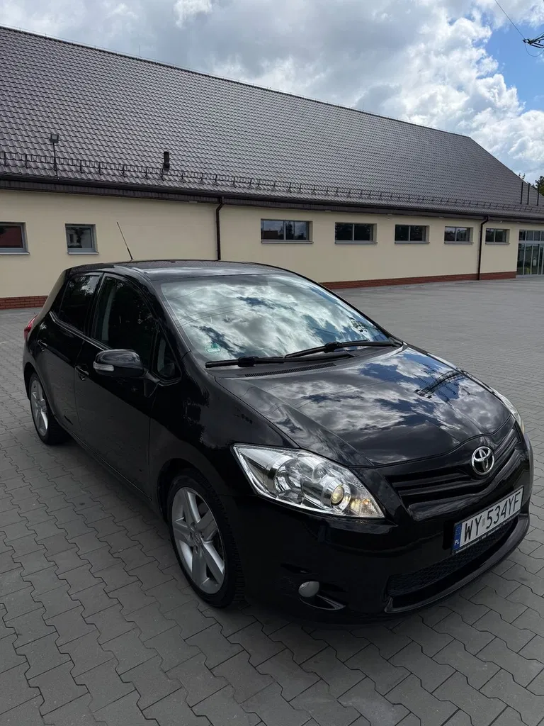 Zdjęcie: 2011 Toyota Auris