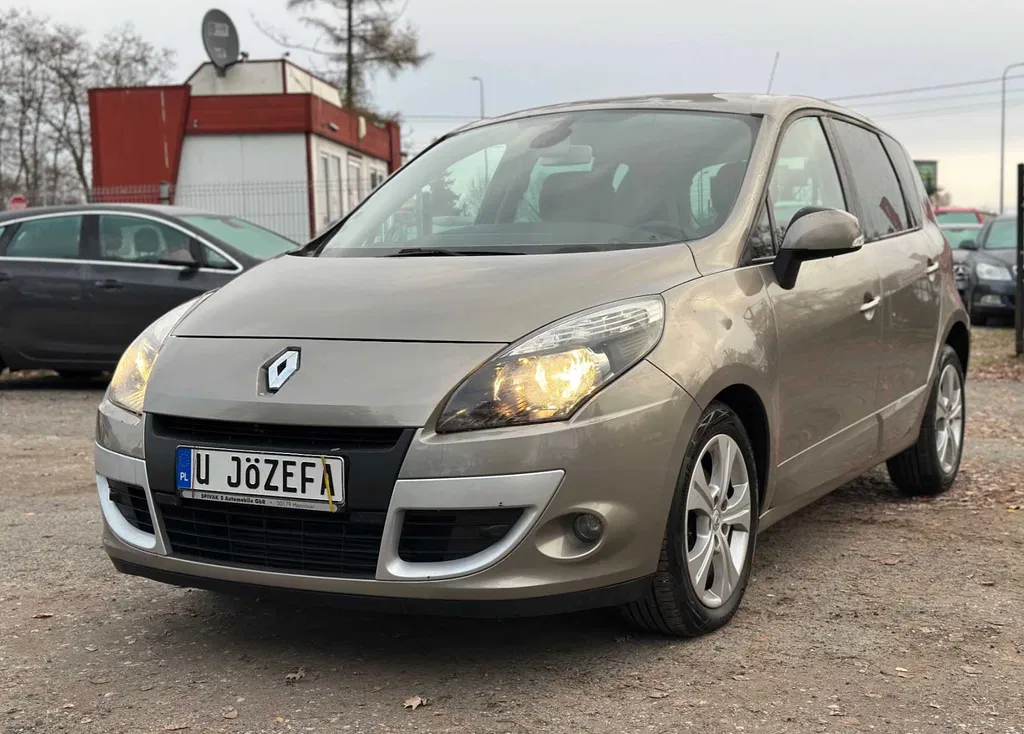 Zdjęcie: 2012 Renault Scenic