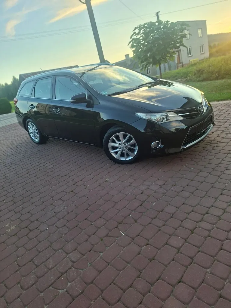 Zdjęcie: 2014 Toyota Auris