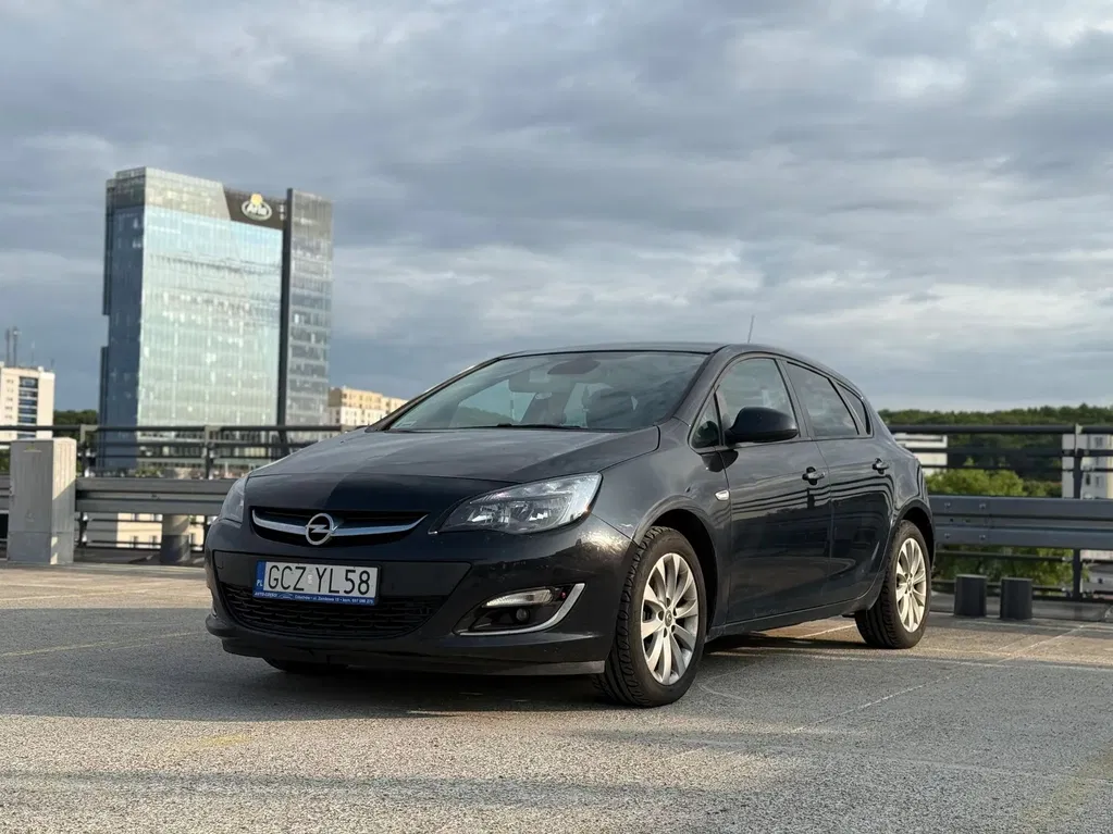 Zdjęcie: 2012 Opel Astra