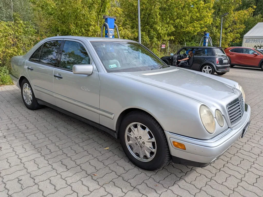 Zdjęcie: 1998 Mercedes-Benz E Klasa