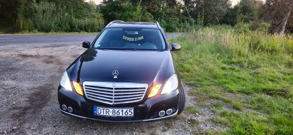 Zdjęcie: 2010 Mercedes-Benz E Klasa