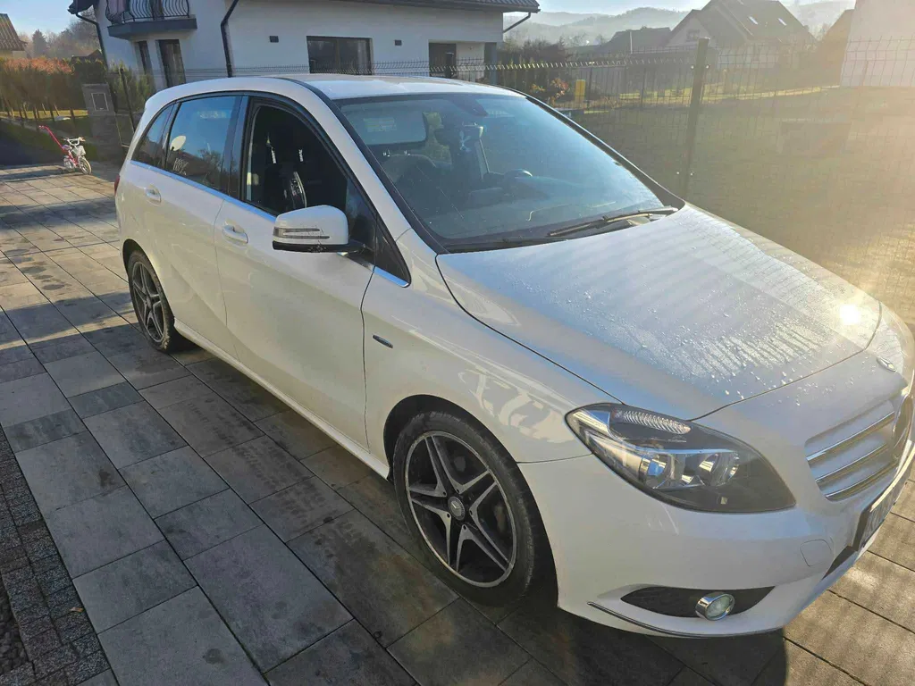 Zdjęcie: 2012 Mercedes-Benz B Klasa