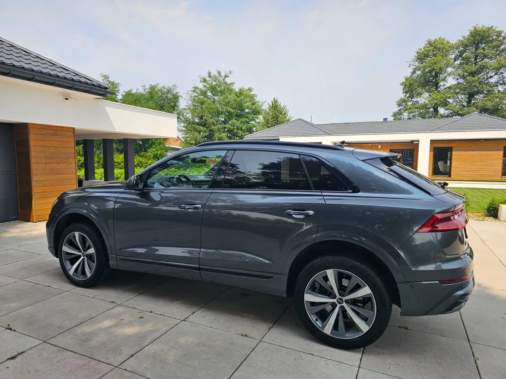 Zdjęcie: 2021 Audi Q8