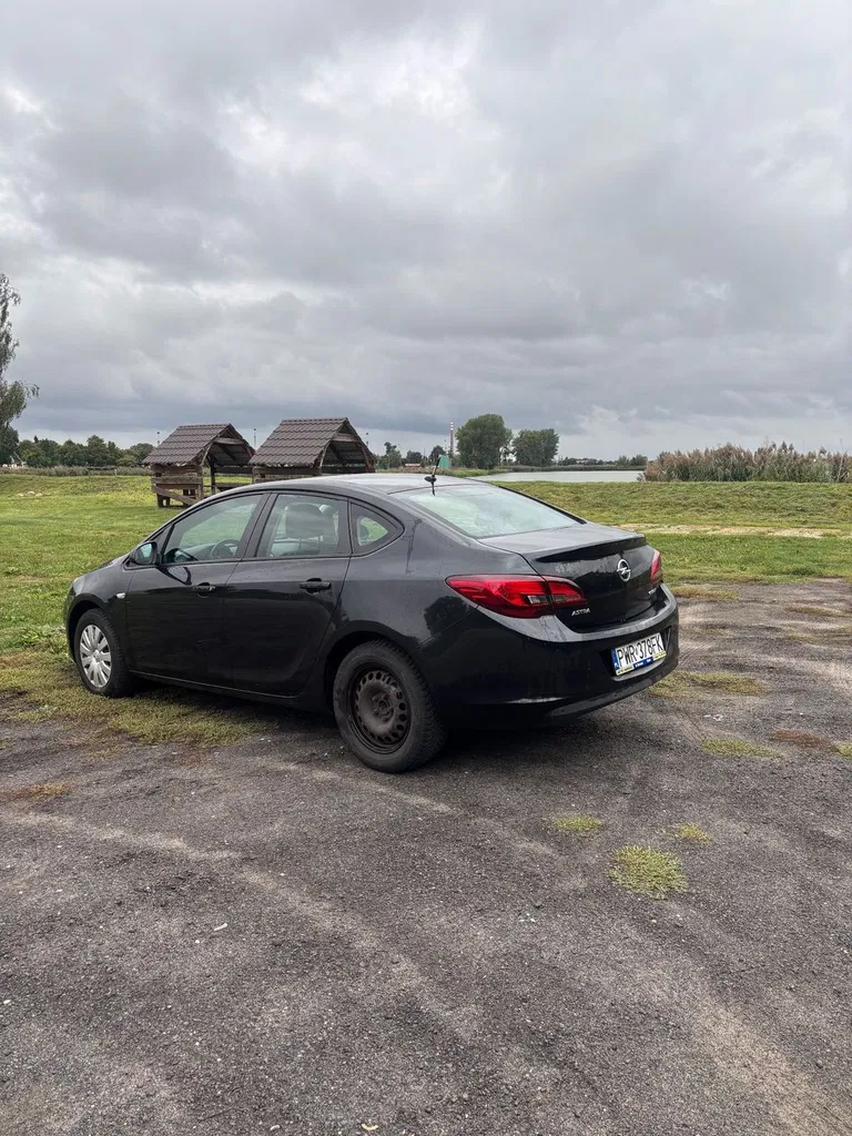 Zdjęcie: 2014 Opel Astra