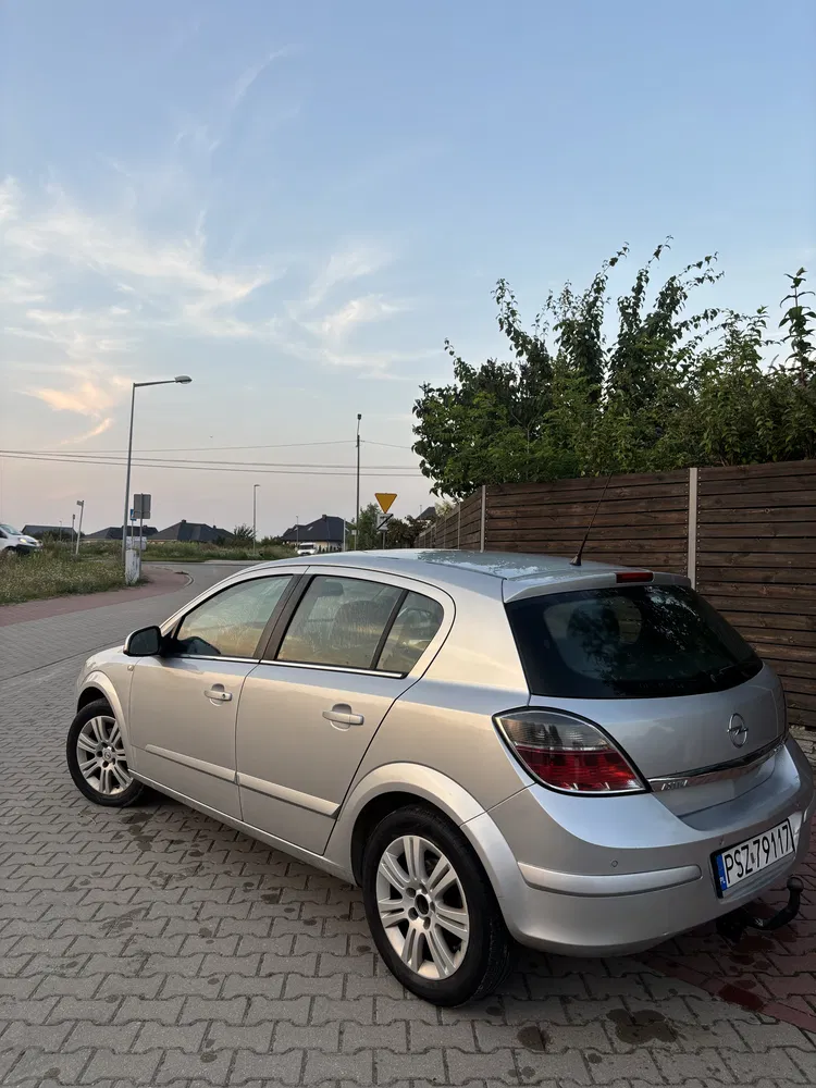 Zdjęcie: 2009 Opel Astra